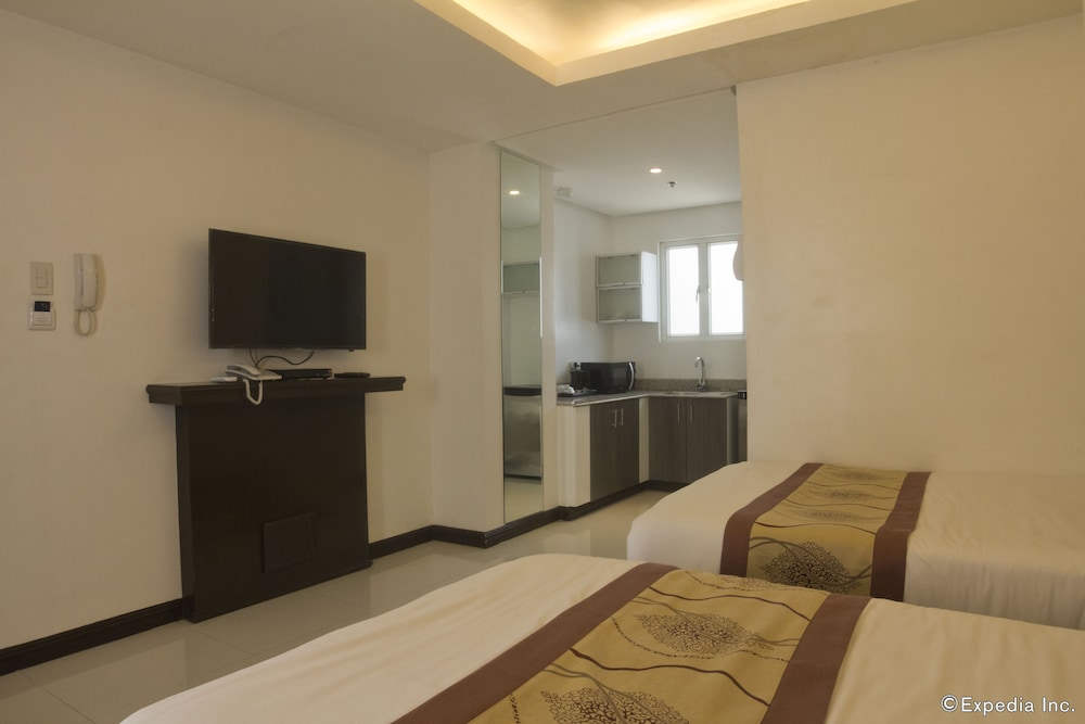 Regency Grand Suites 26/66