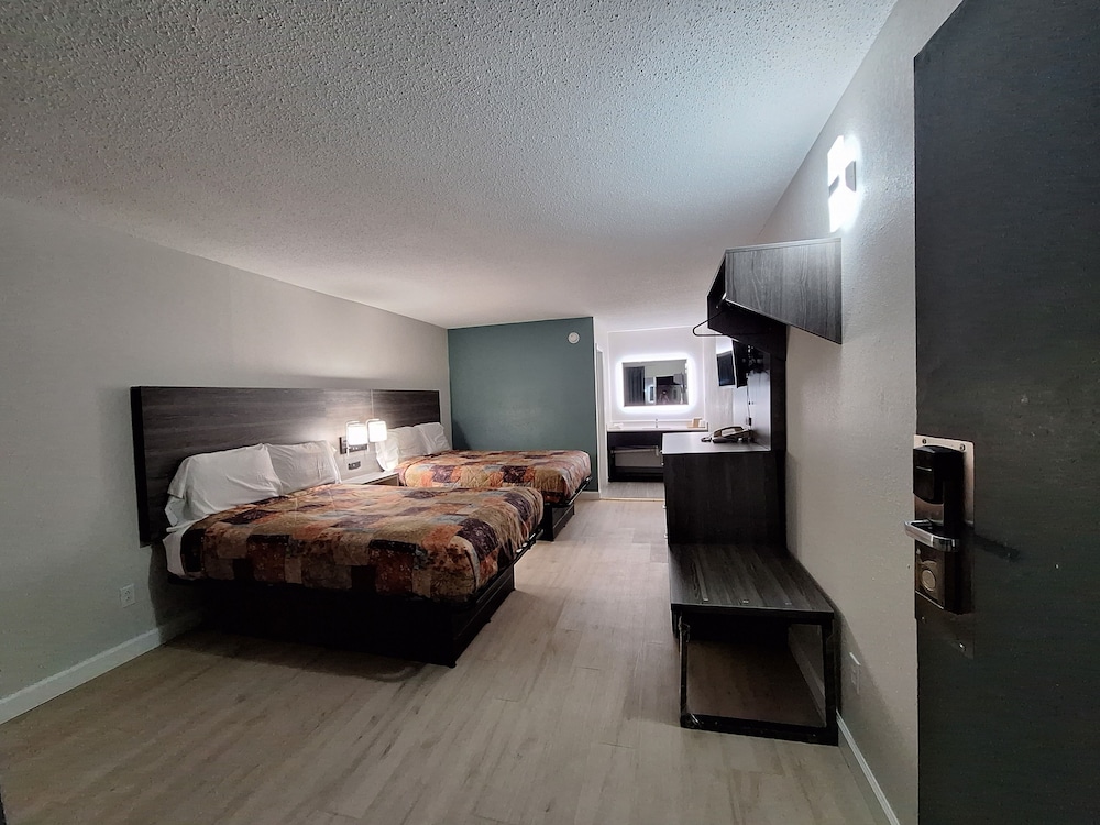 Budget Inn Roxboro 8/32