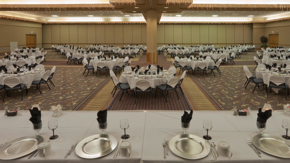 Holiday Inn Spearfish-Convention Center 23/55
