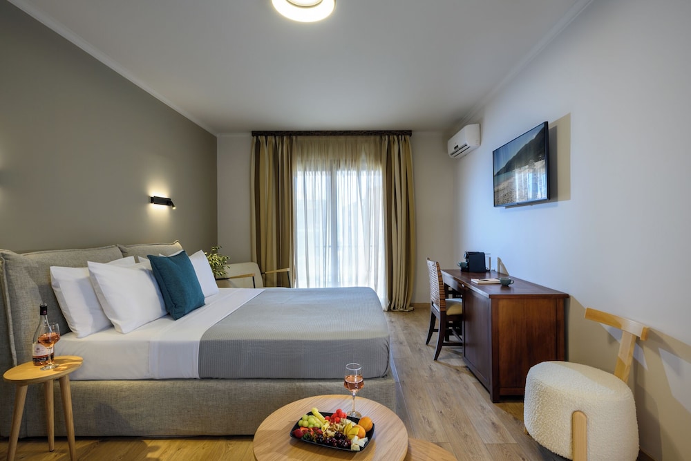 Elisso Hotel 13/50