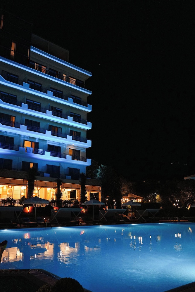 Rapos Resort 2/50
