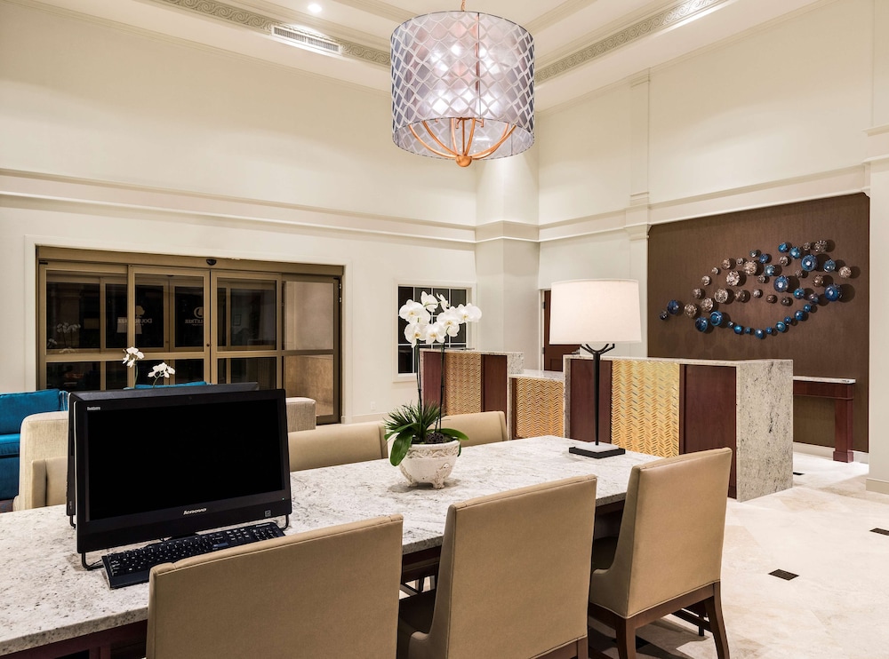 Doubletree Suites By Hilton Naples 51/67