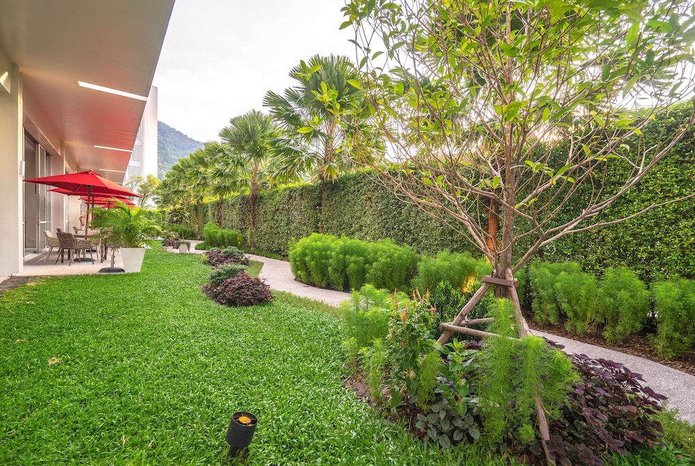 Ramada By Wyndham Phuket Deevana 65/70