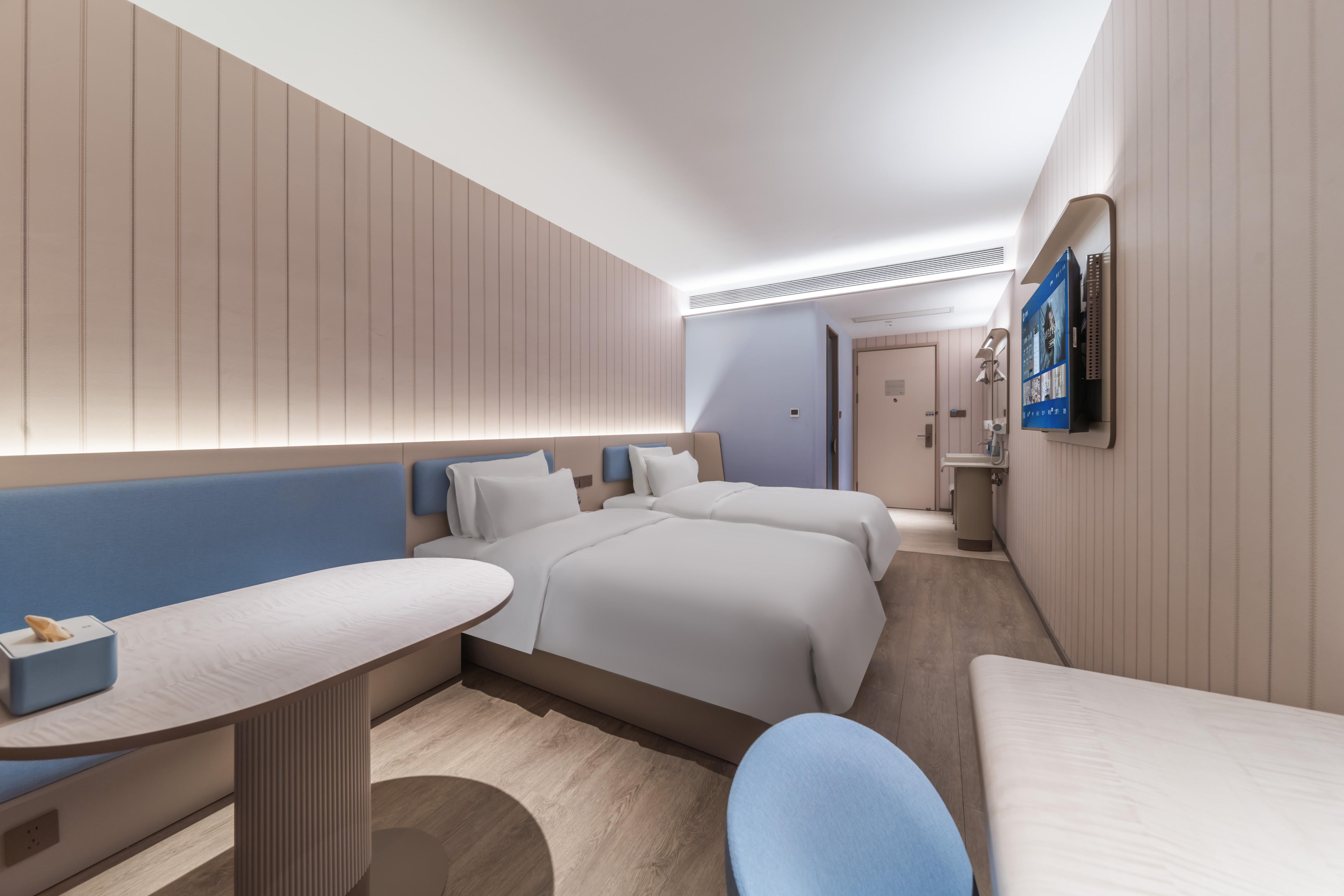JI Hotel (Guangzhou Baiyun Station Sanyuanli Avenue) 37/50