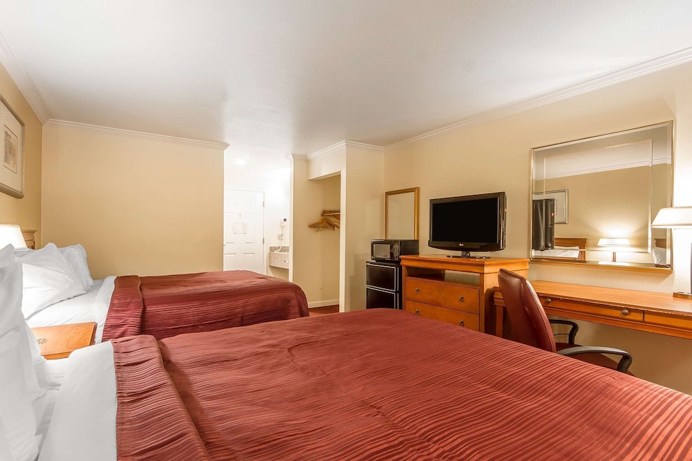 Quality Inn & Suites Gilroy CA 9/47