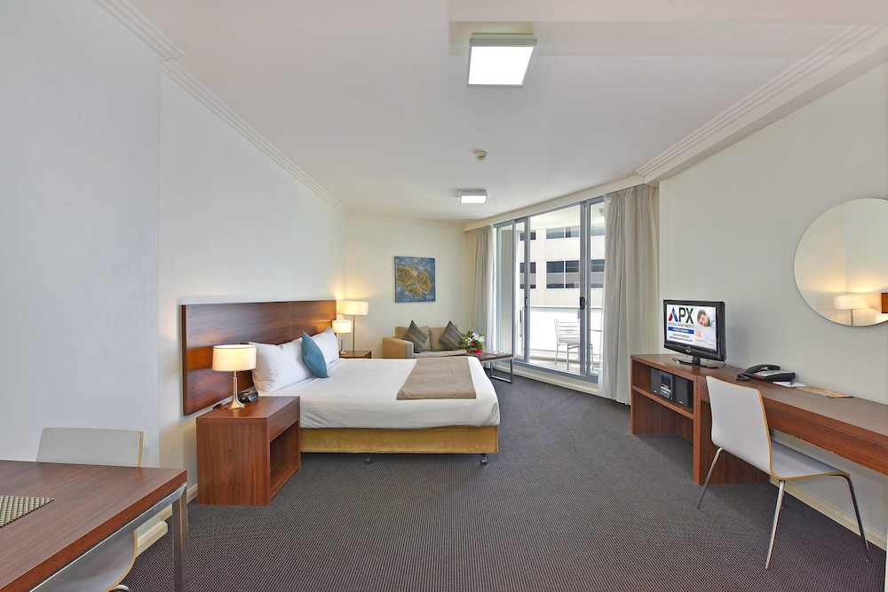 Apx World Square Apartments 20/52