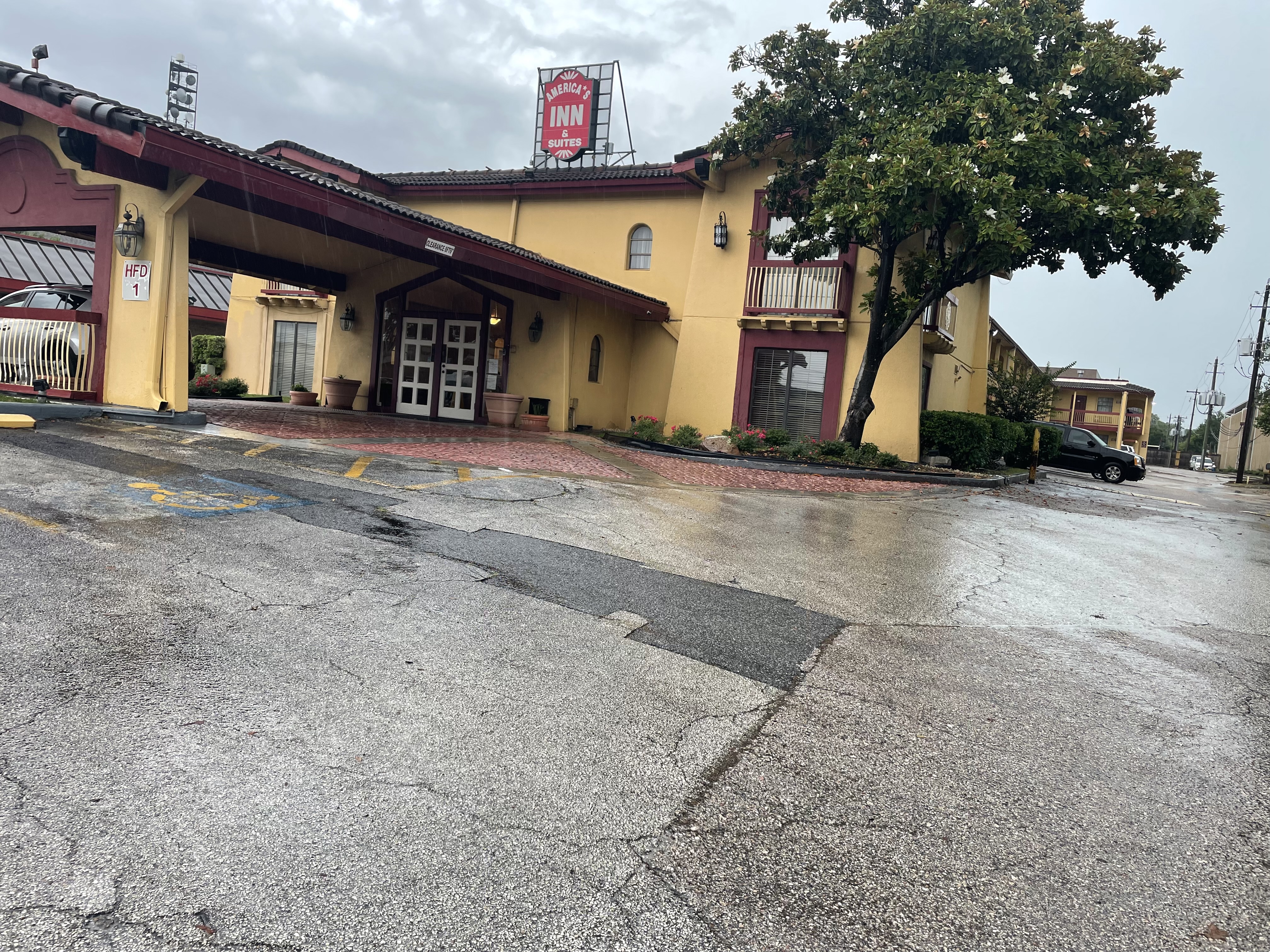 America Apos S Inn Houston 36/40