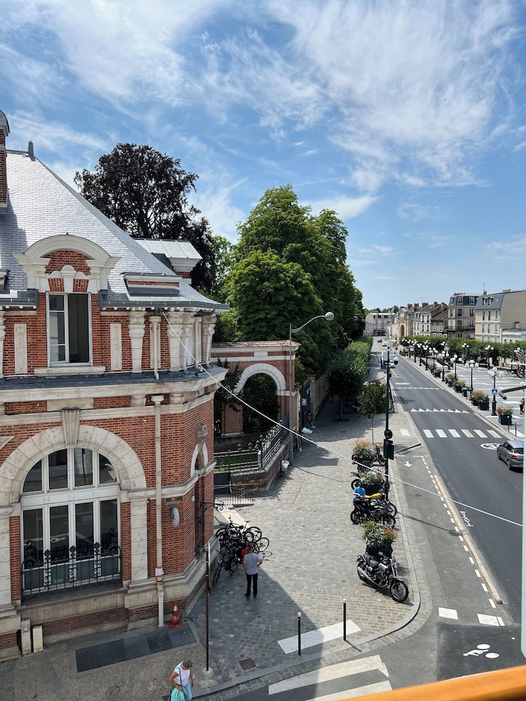HOTEL BELLE FONTAINEBLEAU 52/56