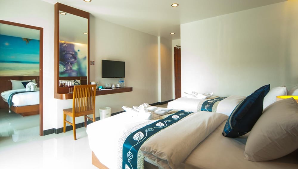 The Crystal Beach Hotel 27/56