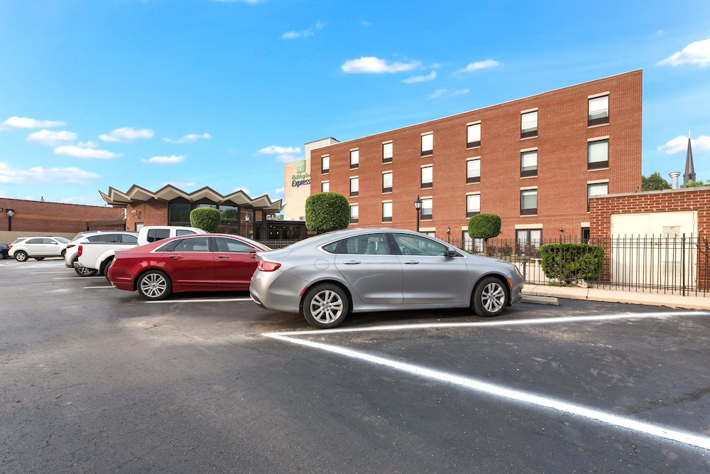 Holiday Inn Express Columbus Downtown 69/75