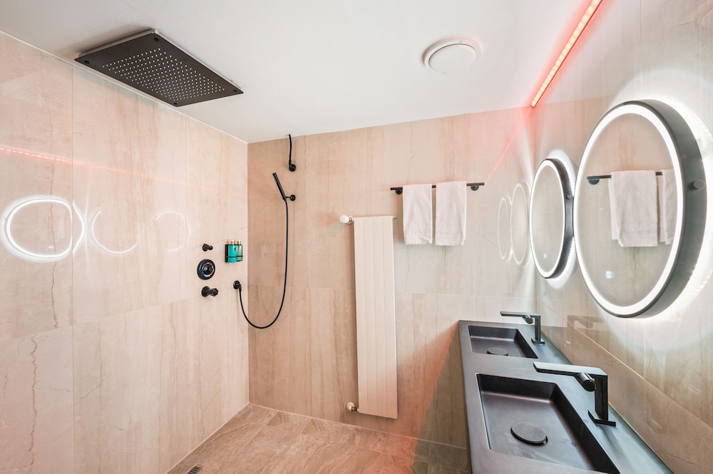 Becozy Self Check-in & Pop-up Hotel 51/52