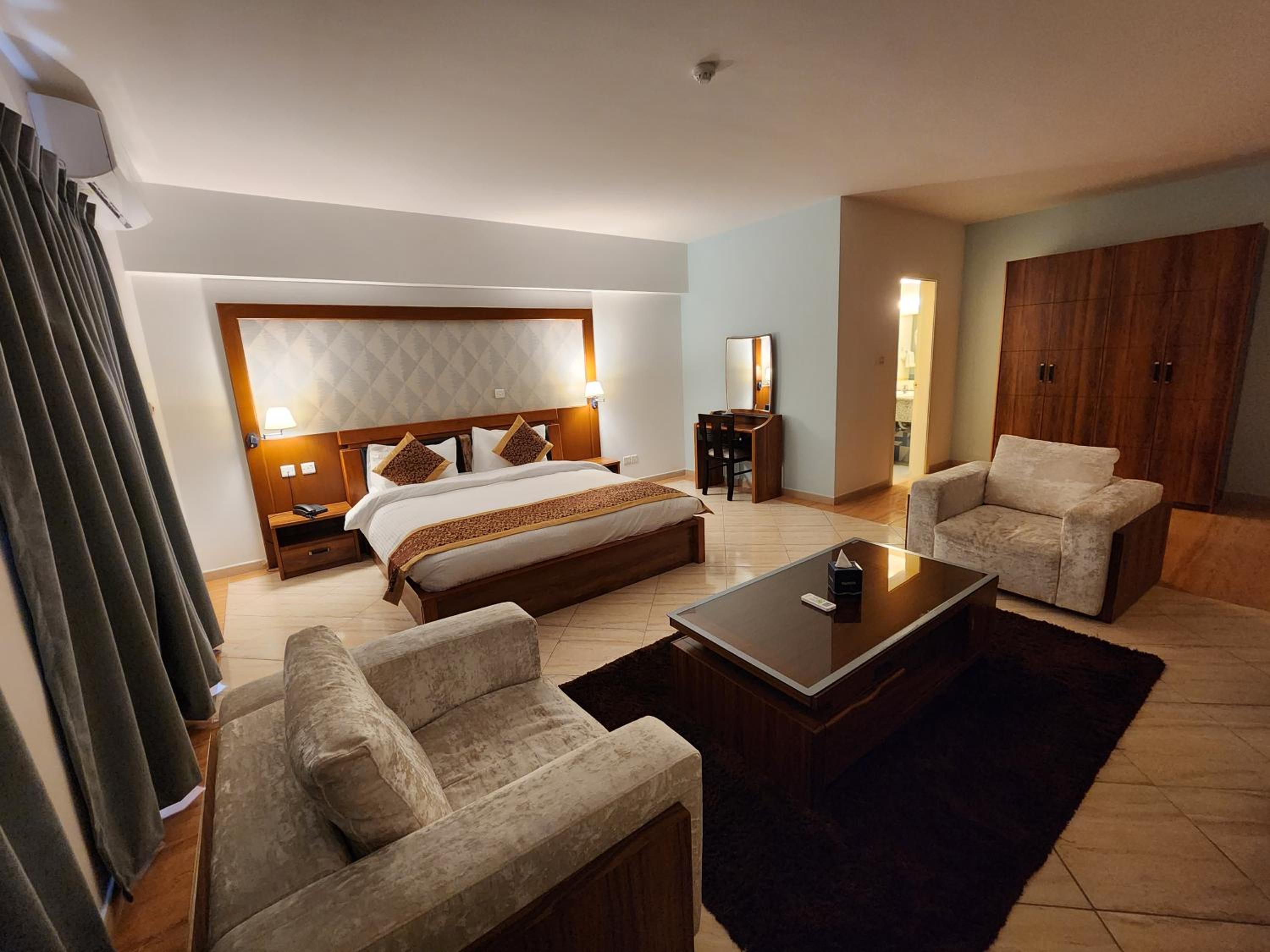 غرفة ديلوكس بسرير مزدوج بشرفة، Aquavista Hotel & Suite 3/5