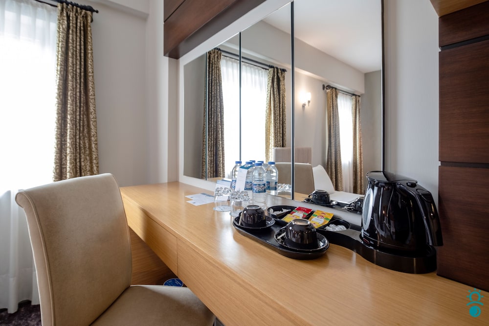 Koru Hotel 19/21