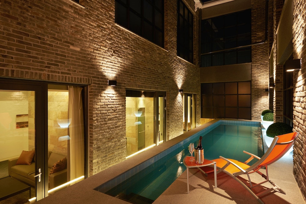 The Classic Hotel 37/68