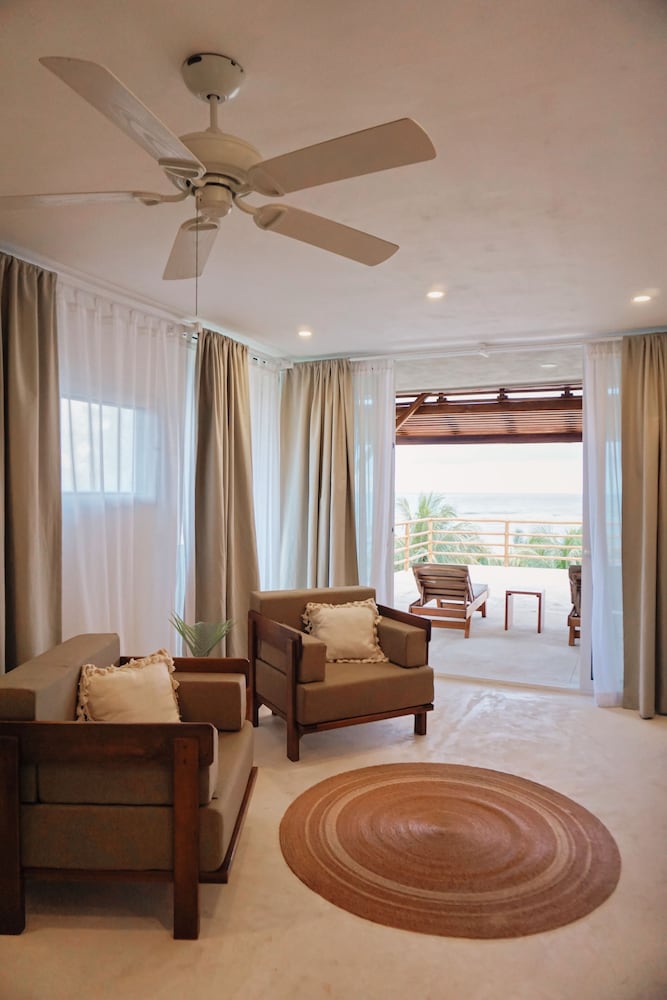 Noah Beach Hotel and Suites 36/55
