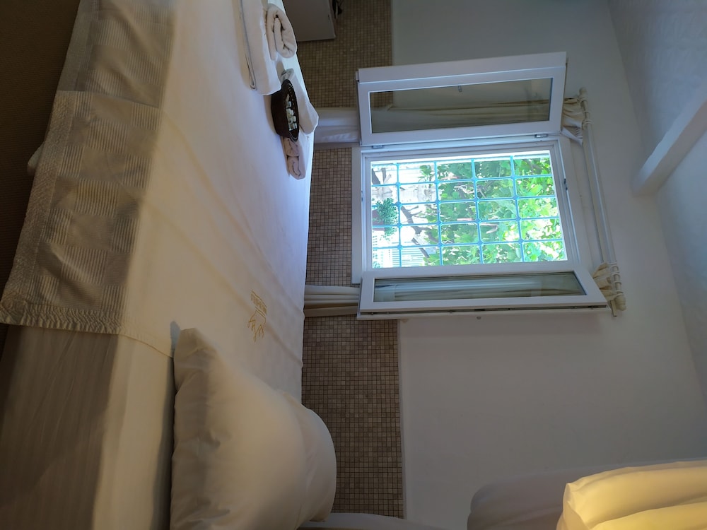 Nano Hotel 9/50