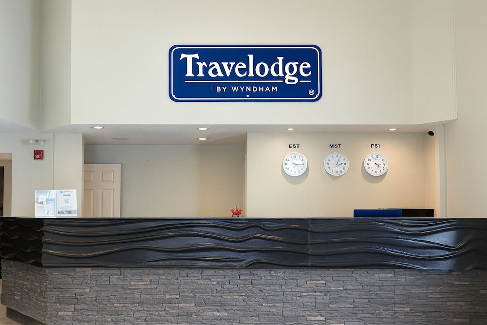 Travelodge by Wyndham Valleyview AB 7/51