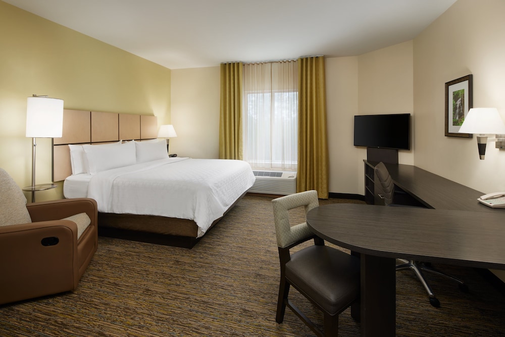 CANDLEWOOD SUITES VALDOSTA MALL 12/37