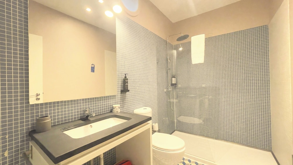 YOURS GUESTHOUSE PORTO 46/50