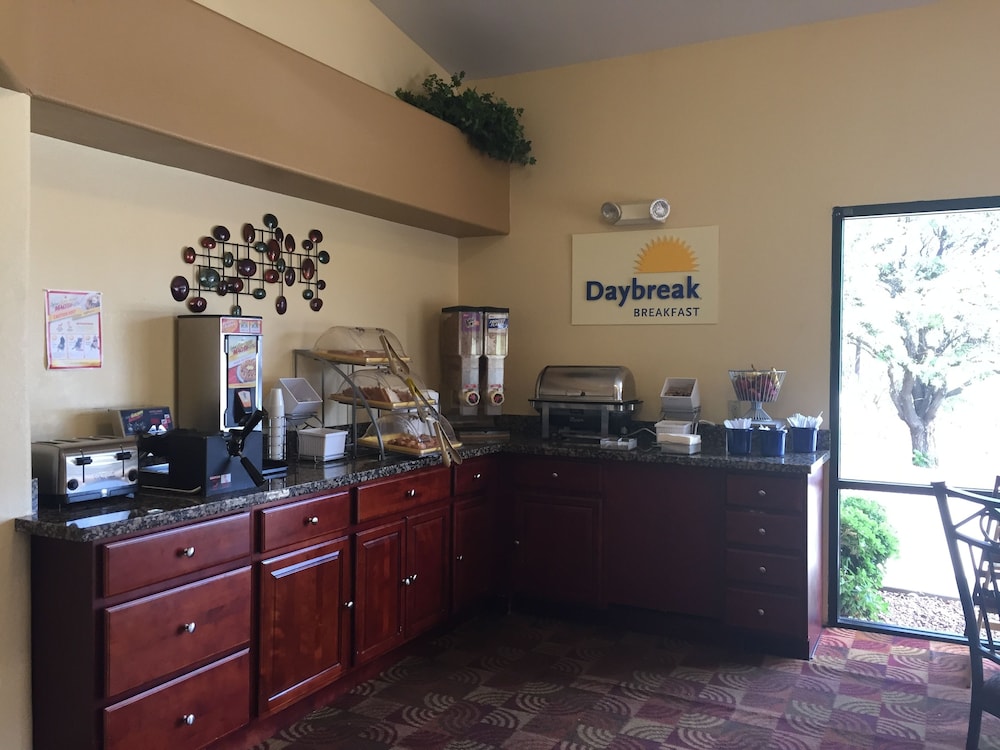 Days Inn by Wyndham Globe, Arizona 6/21