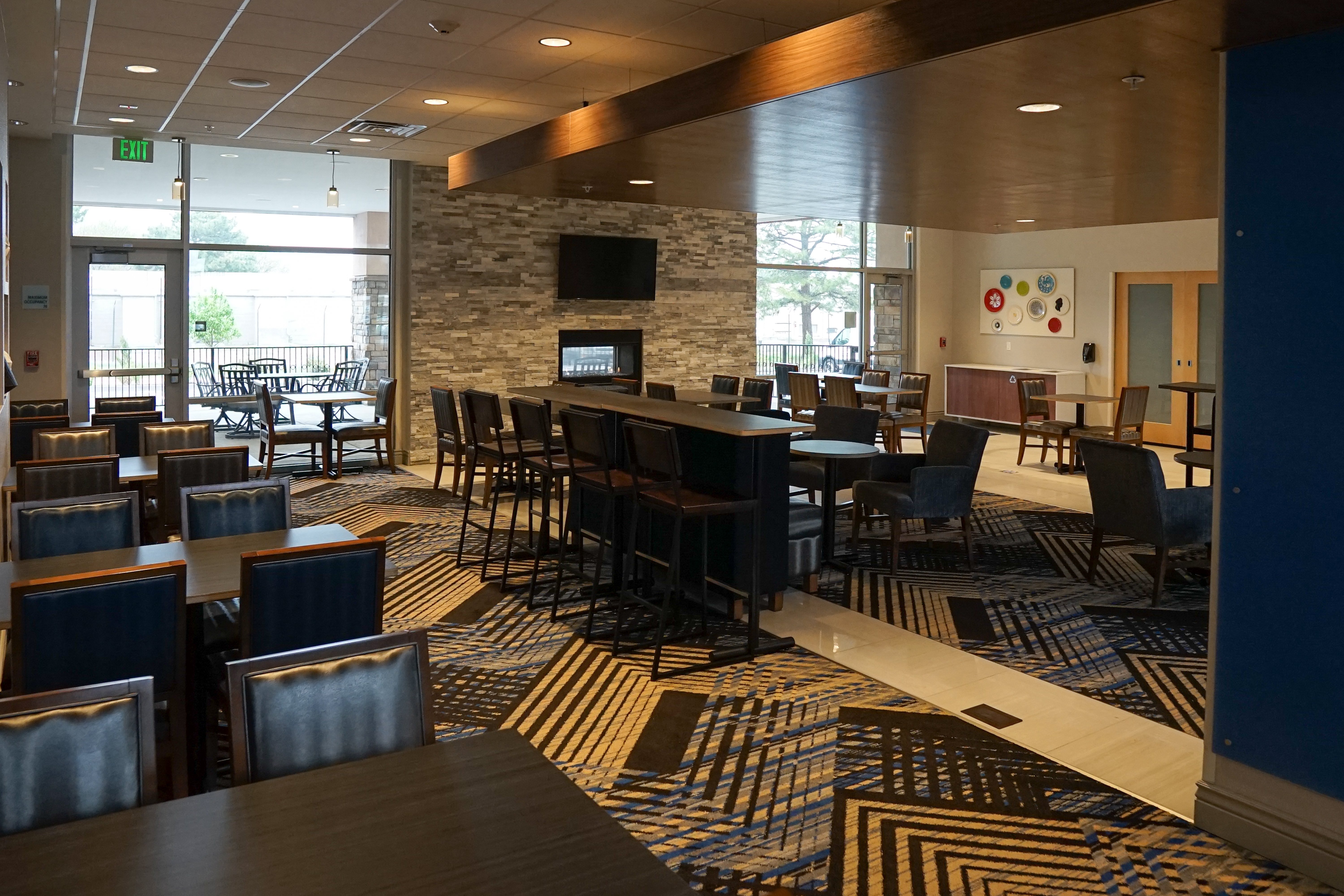 Holiday Inn Express Suites Denver Aurora Medical Campus 47/62