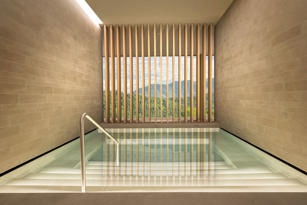 Burgenstock Hotel & Alpine Spa 59/90