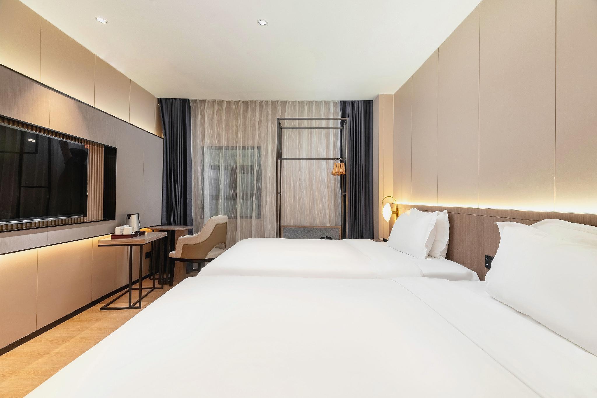 Superior, Twin Beds, No Window