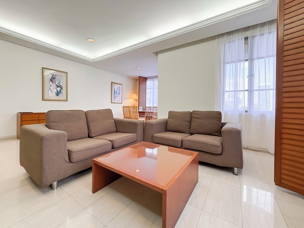 THE MAPLE SUITE 36/50