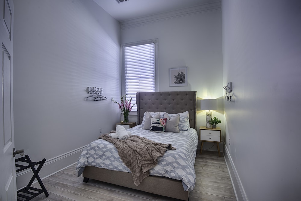 Best Location 7BR Next to FR Quarter! By YouRent 12/48