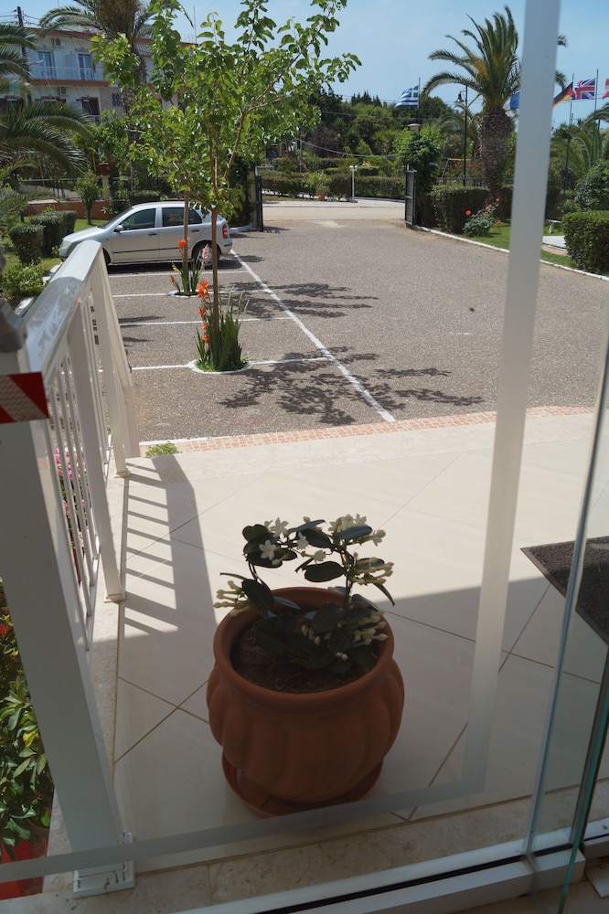 Brati Arcoudi 30/39