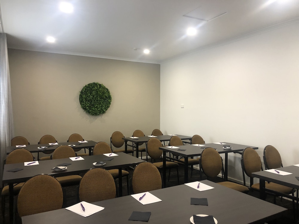 Mercure Albury 35/49