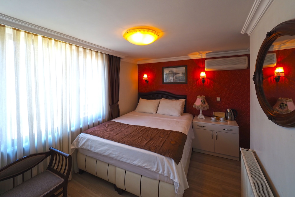 SUNRISE HOTEL 10/48