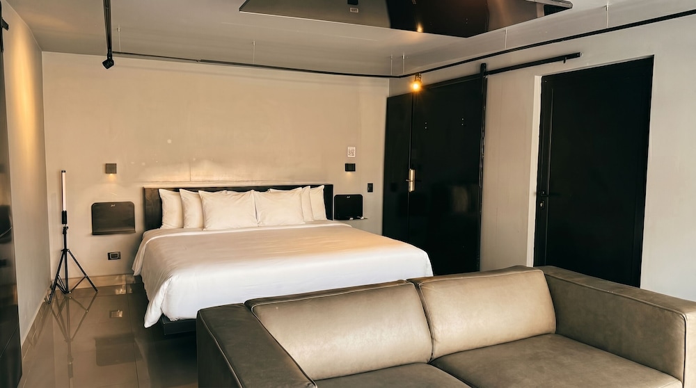 Hostel Joy Cll 85 13/47