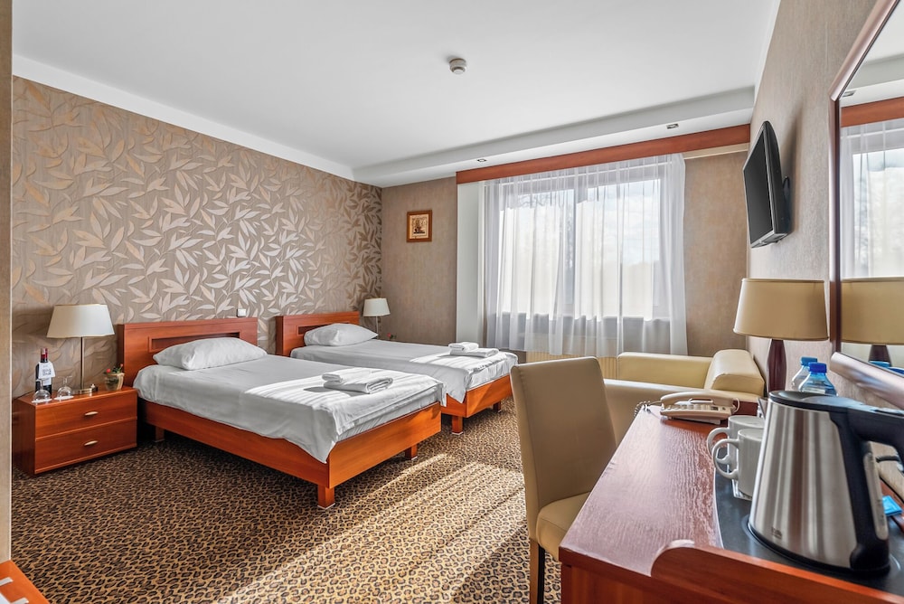 Standard, Twin Beds