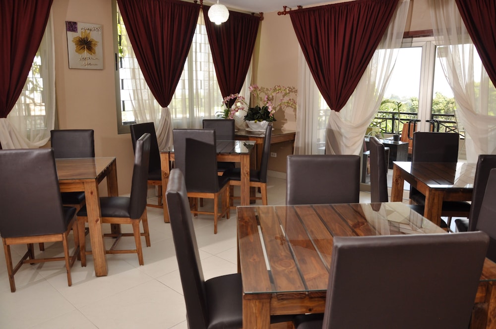 ALLAMANDA BED AND BREAKFAST 30/44
