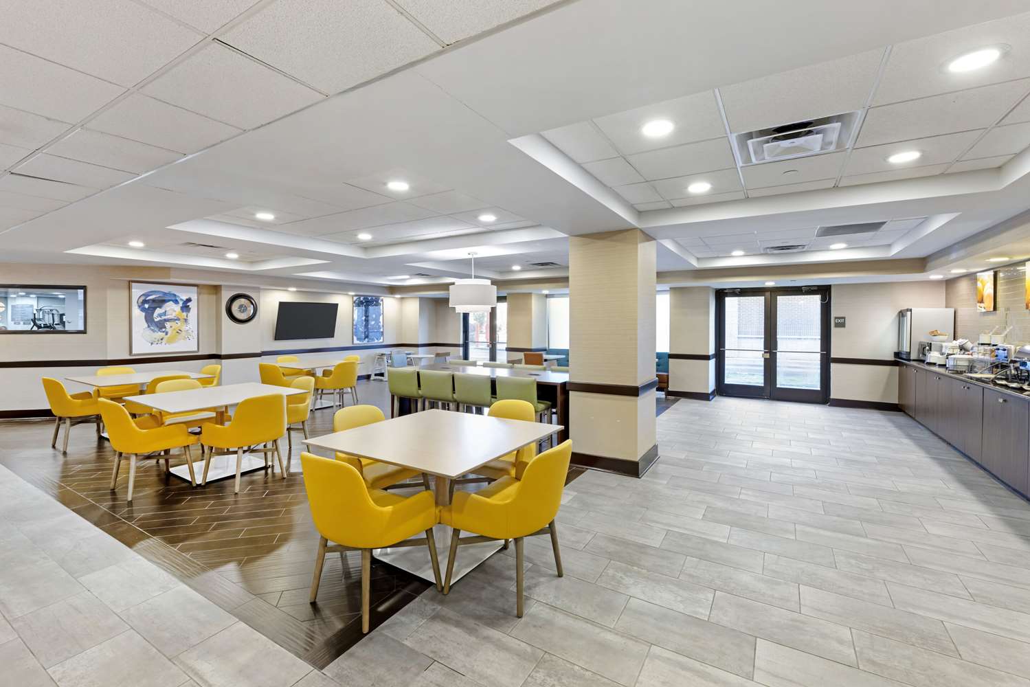 Comfort Inn & Suites Arlington Heights - Schaumburg 8/16