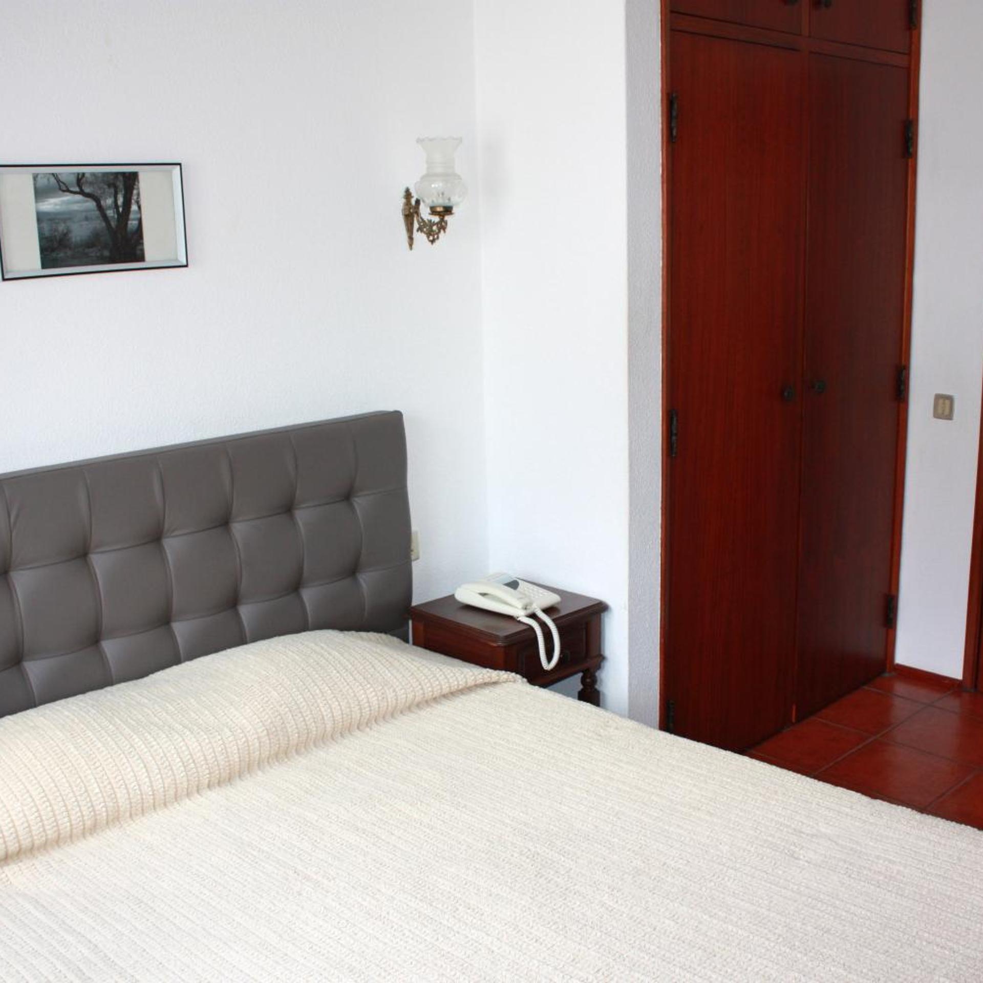 HOTEL DONA LEONOR 12/44