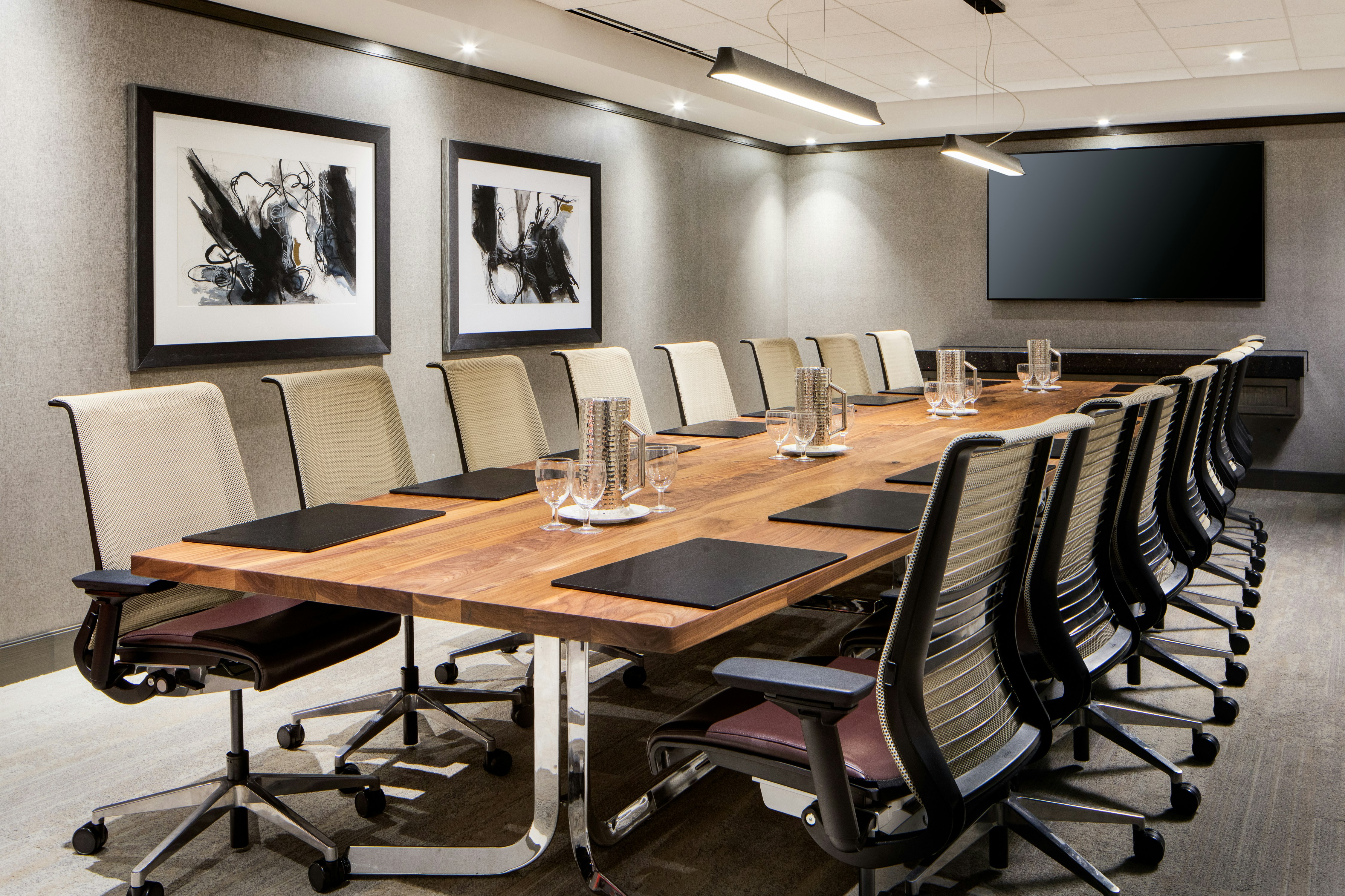 Amway Grand Plaza, Curio Collection by Hilton 58/65