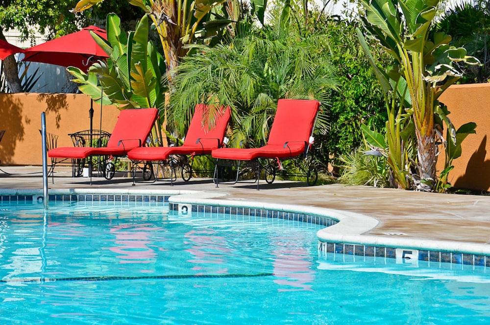Best Western Woodland Hills Inn 25/37