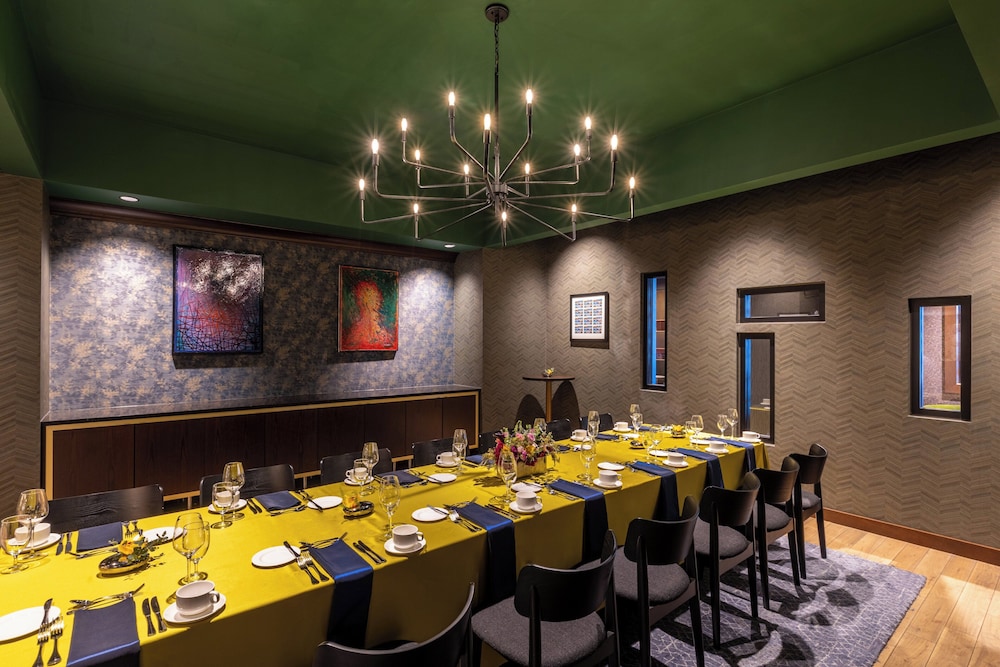 restaurant cafeteria