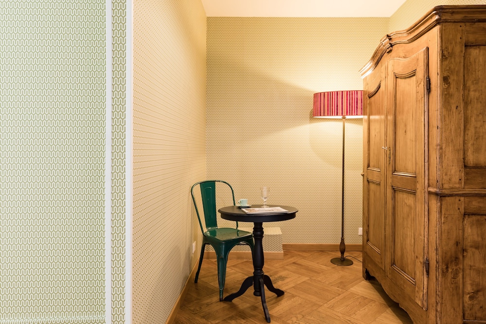 Salotto Monti 28/49