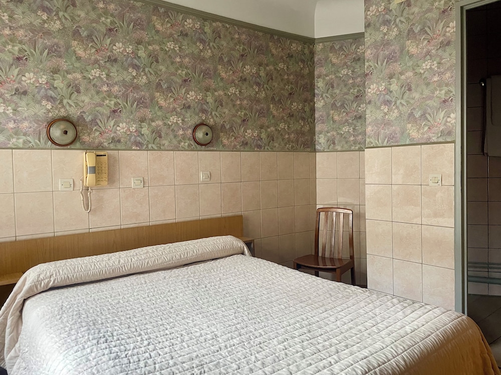 غرفة بسرير مزدوج، Hotel de la Comete 2/5