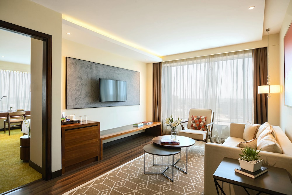Renaissance Ahmedabad Hotel 28/53