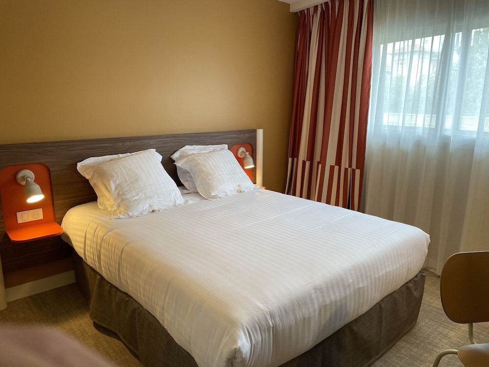 Abrial Hotel 27/58