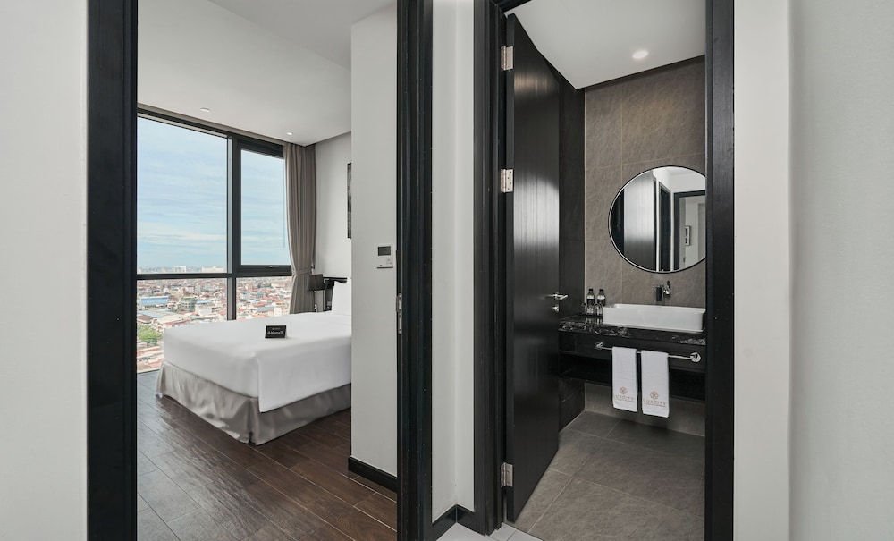 Lyve Inc Hotel And Residence 70/70