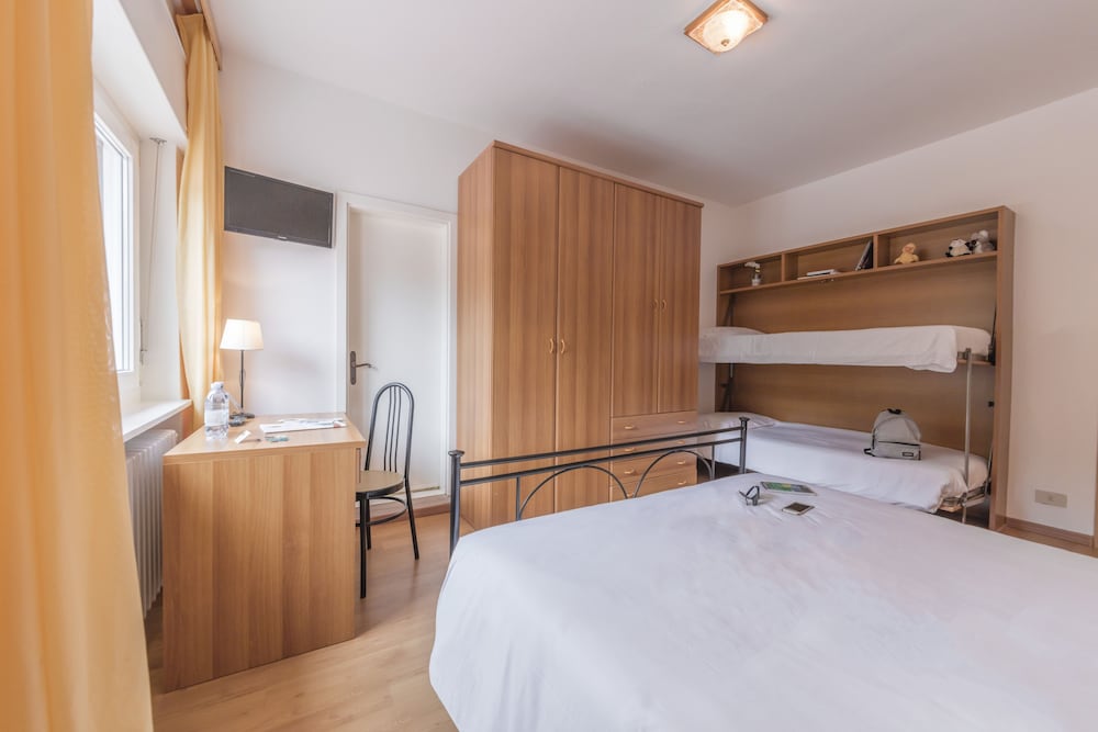 HOTEL SORAPISS 12/65