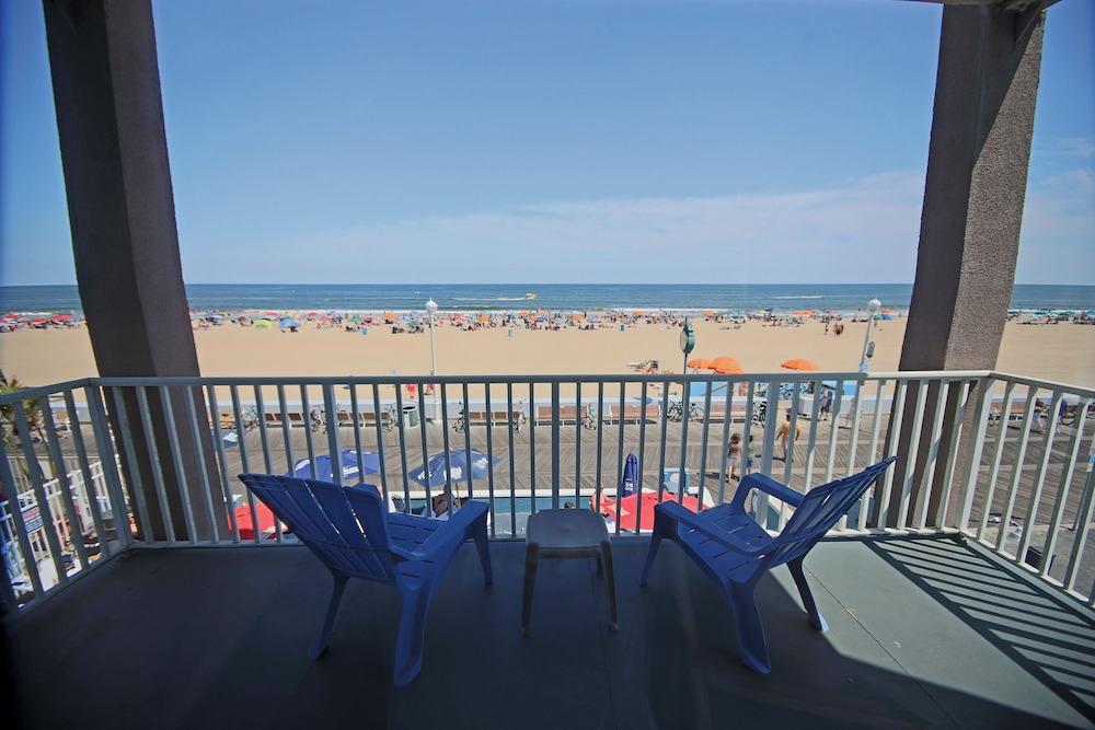 Flagship Oceanfront 31/39