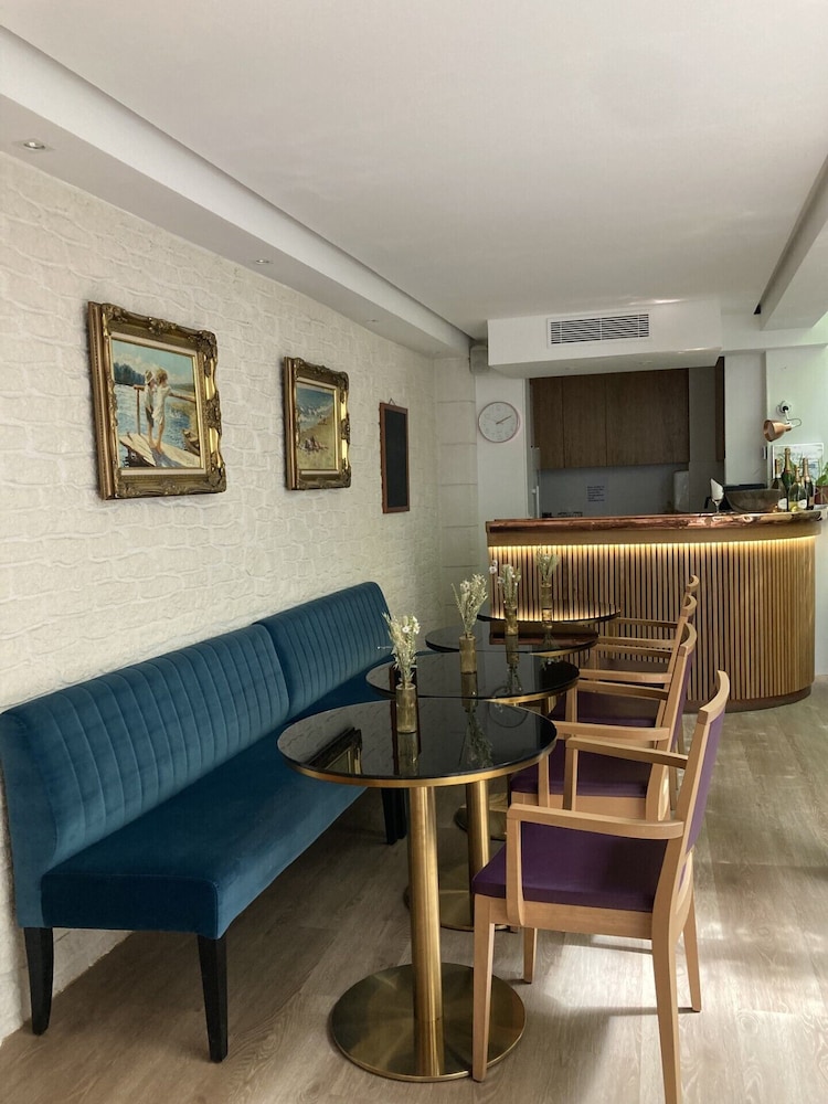 HOTEL BOILEAU 35/52