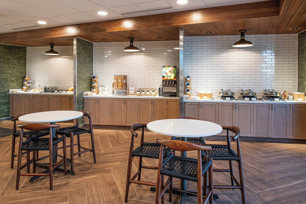 Fairfield Inn & Suites by Marriott Sacramento Winters 30/50