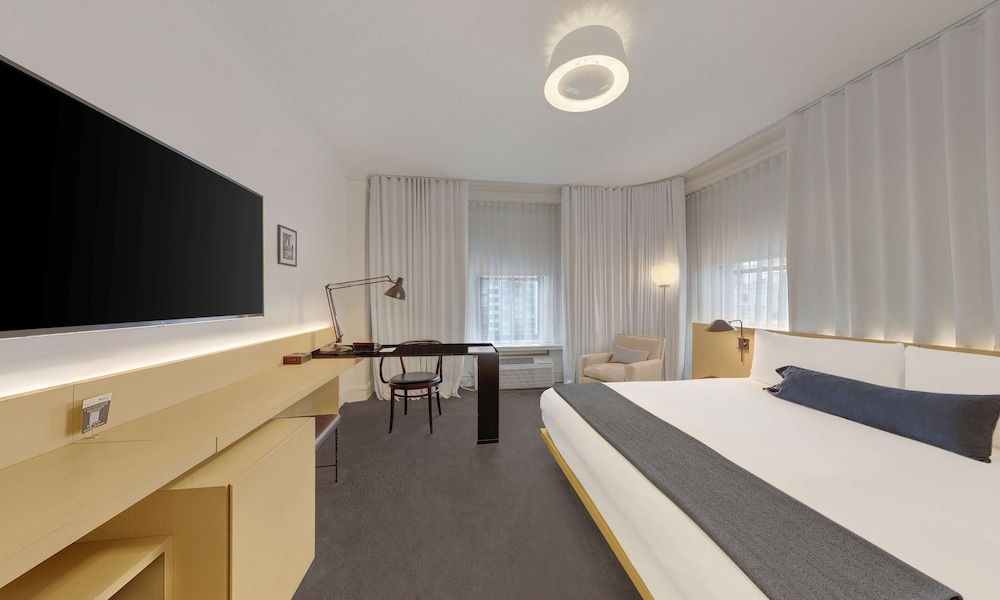 The Chicago Hotel Collection Ambassador Gold Coast 15/57